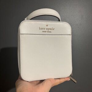 Kate Spade daisy vanity crossbody